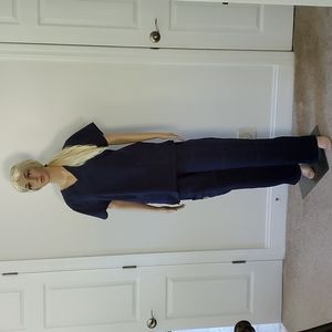 Winc brand navy size L scrub set